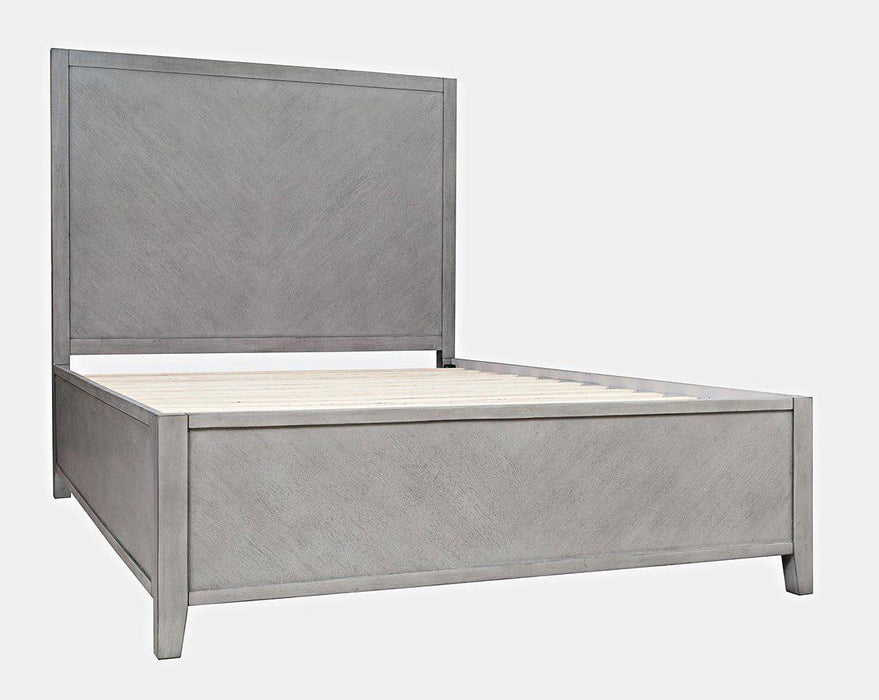 Eloquence Queen Platform Bed (Grey)